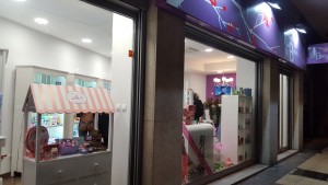 tienda de cosmetica asiática y cosmñética coreana en zaragoza tienda de Korean&Beauty en Zaragoza. fachada exterior